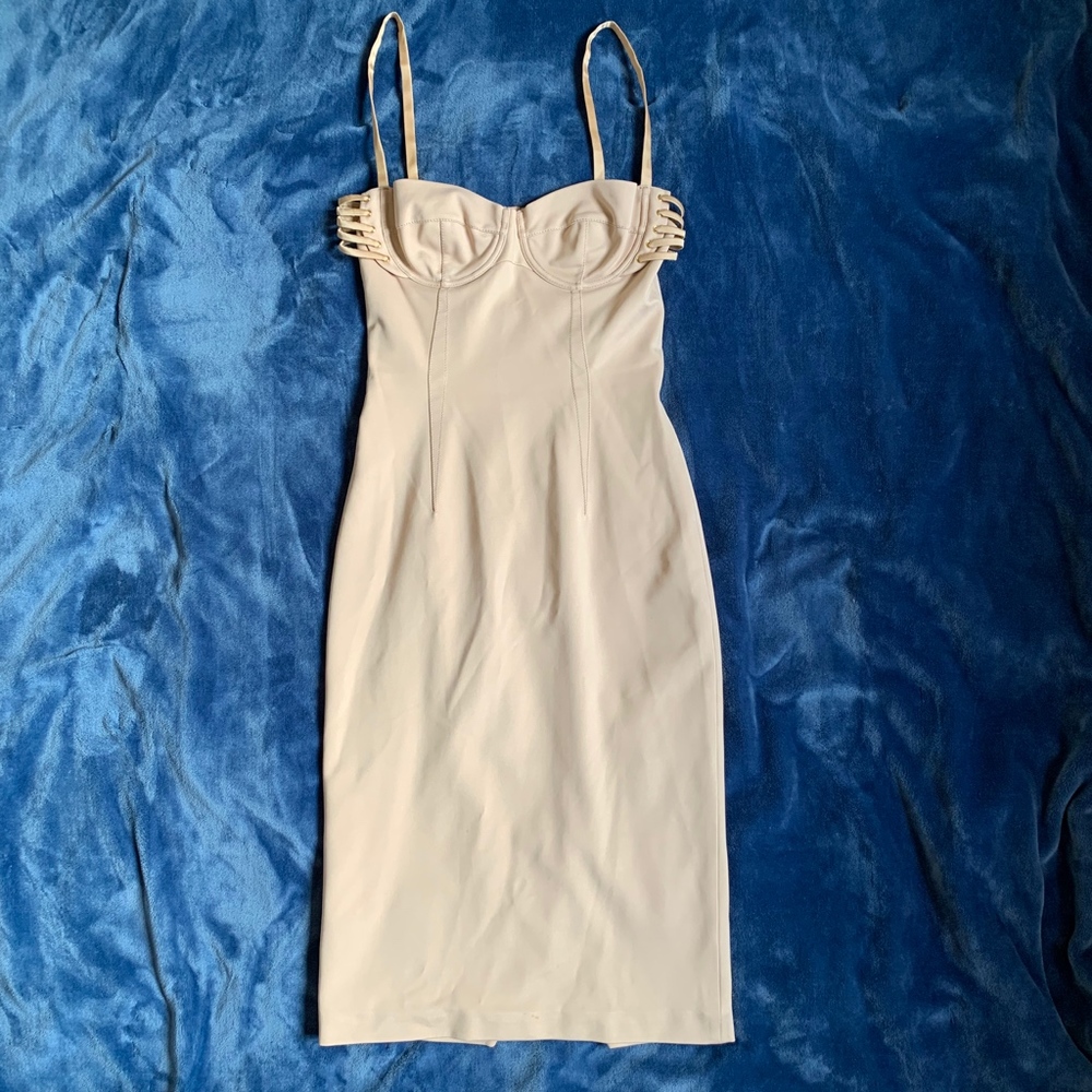 Dolce & Gabbana Beige Bodycon Dress - Picture 3 of 8